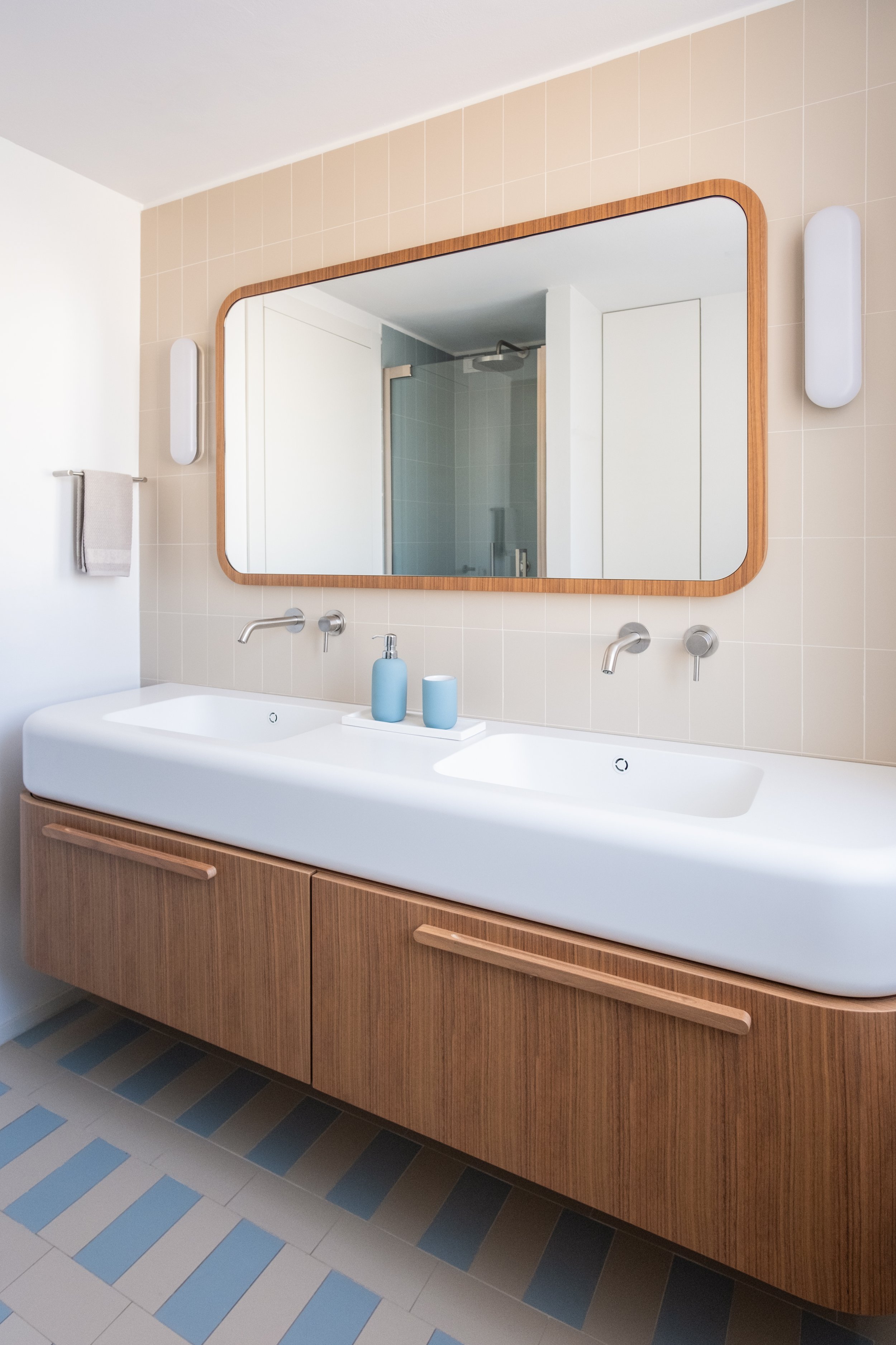 Studio dxp LP (1).jpg