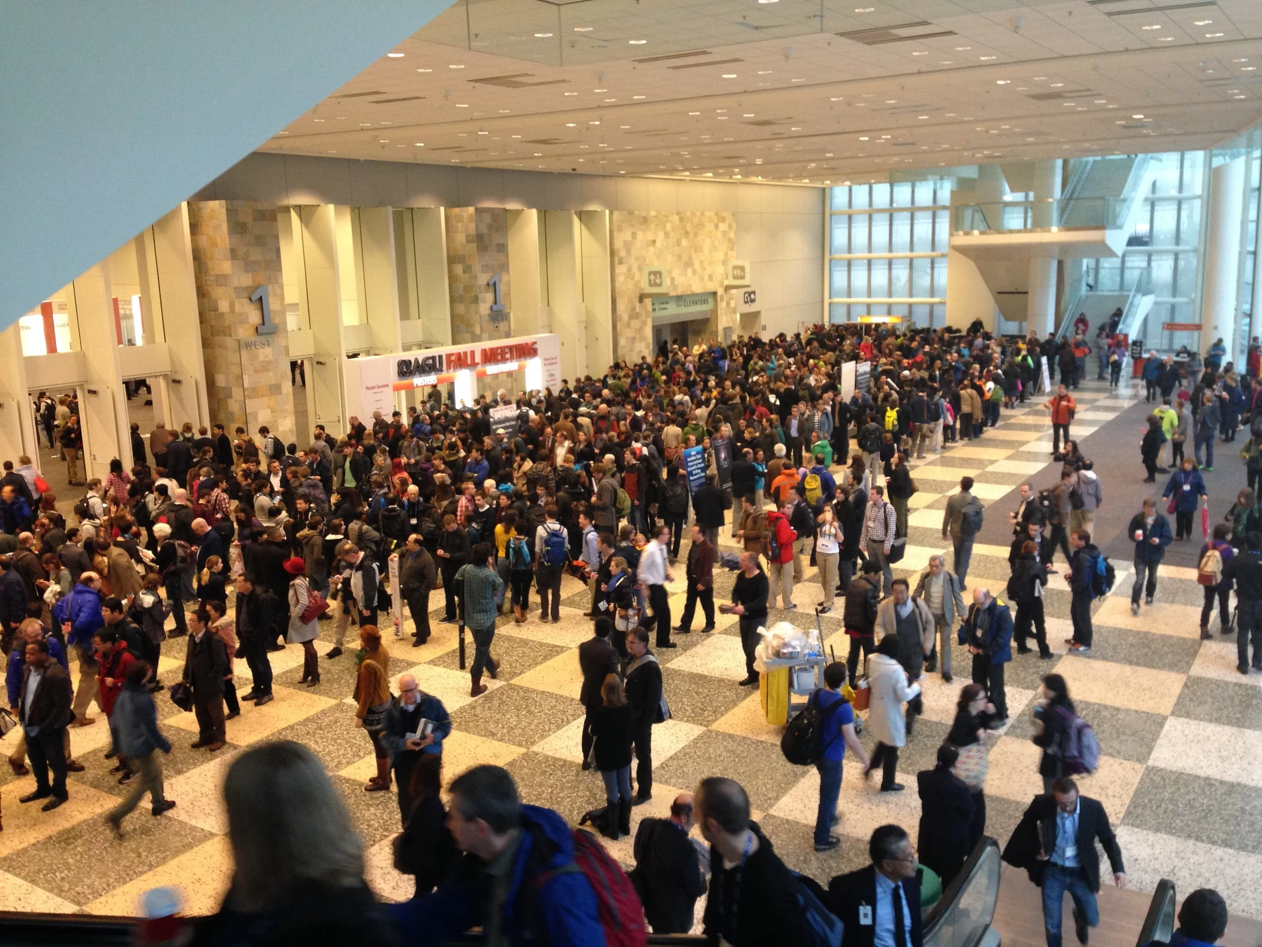 crowd at AGU.JPG