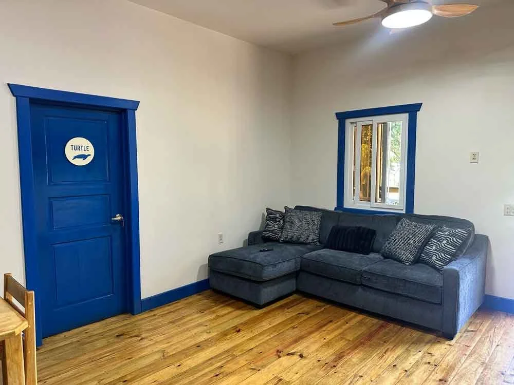 Roatan Divers House - Divemaster with Accommodation