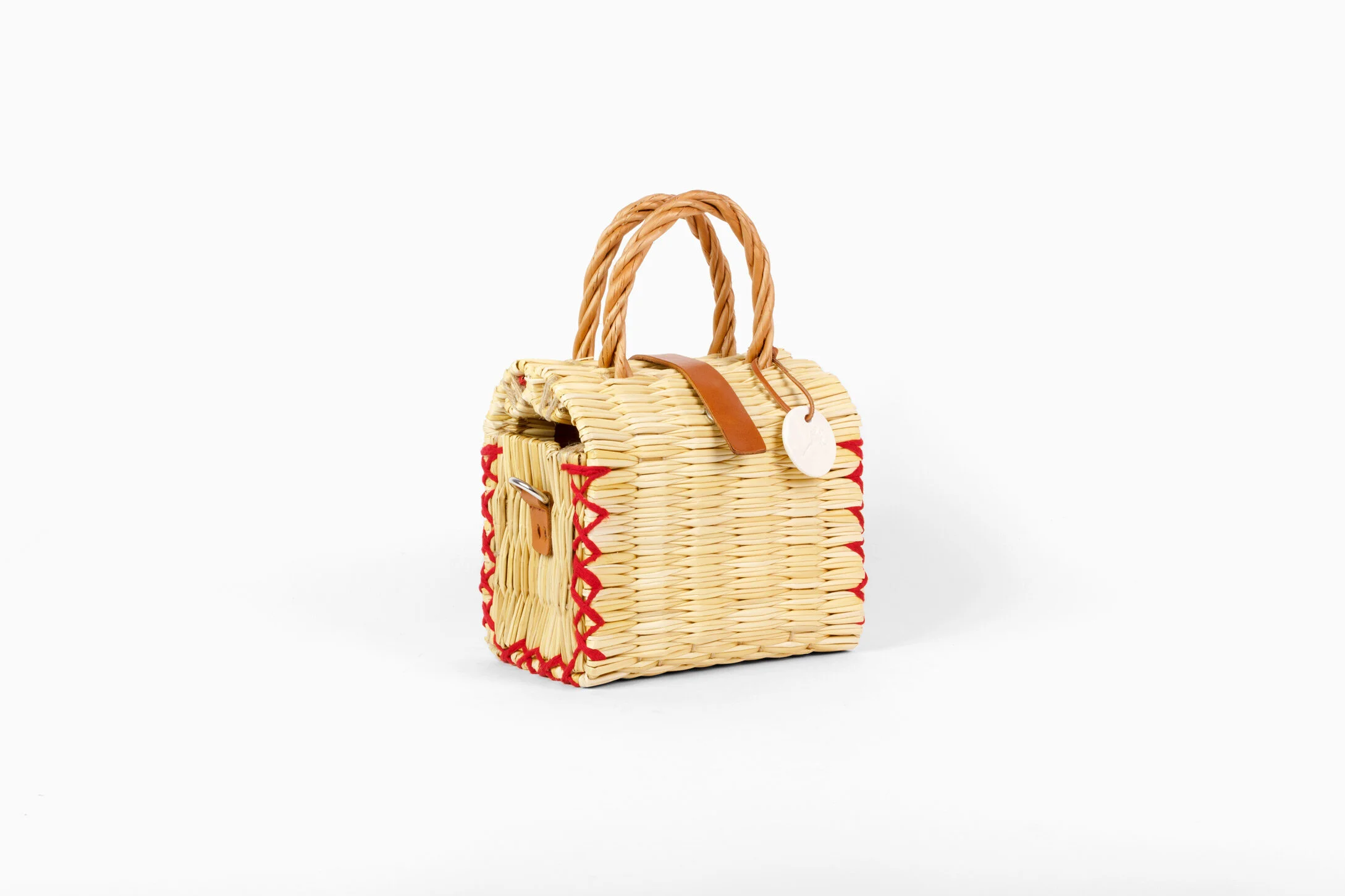 TOINO ABEL takes a modern approach to basketry We bring together an in-house designed collection with a unique savoir-faire while merging nature, design and folk culture TOINO ABEL was founded by Nuno