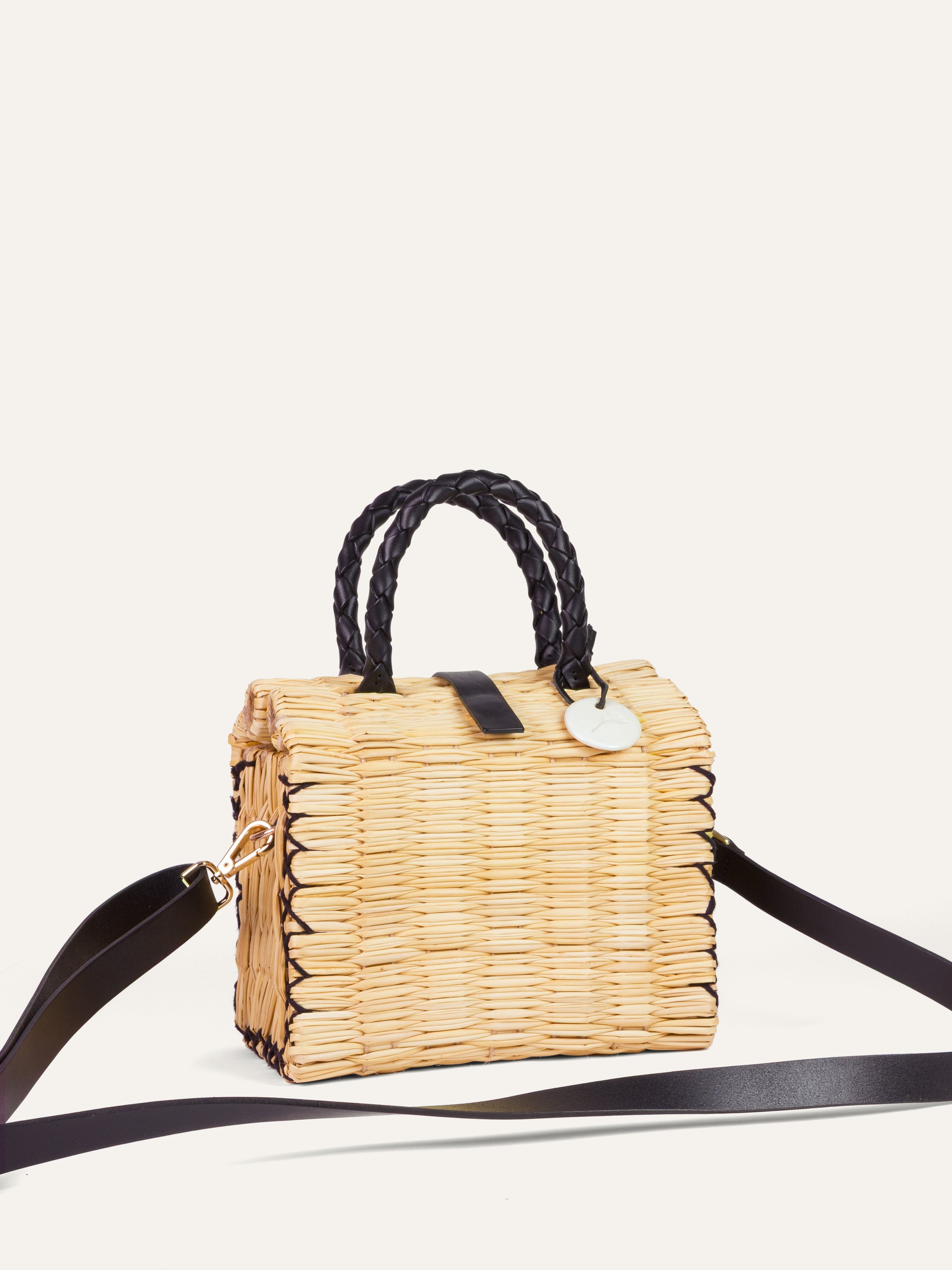 Black-Lurdes-XS-34-shoulder-strap.jpg