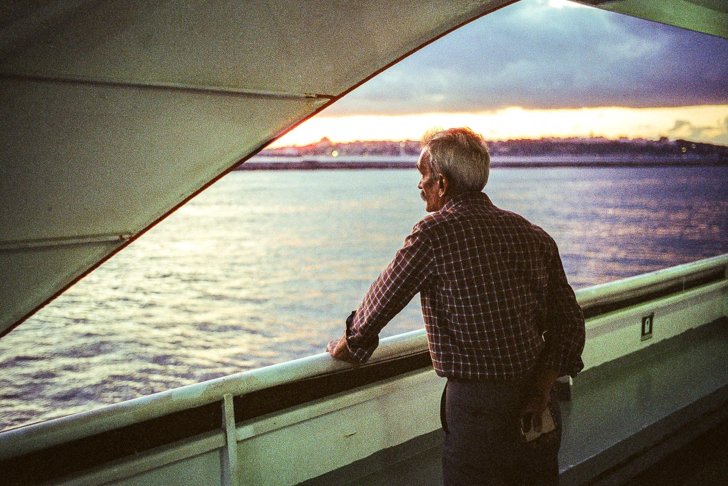 Istanbul_Man Starring_in_distance_ferry_Photo_Photography_workshop_Creative_adventure-56.jpg
