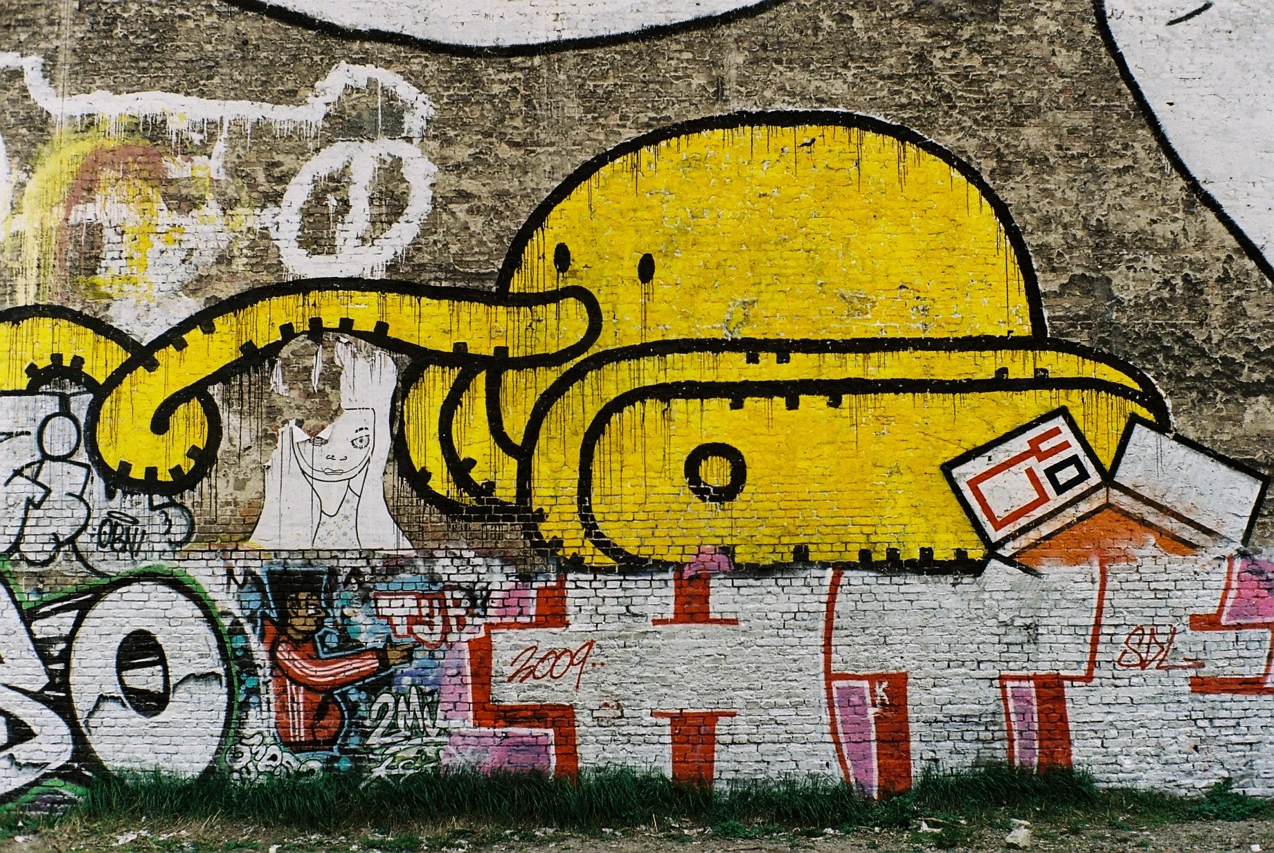 Yello Tank Strret.JPG