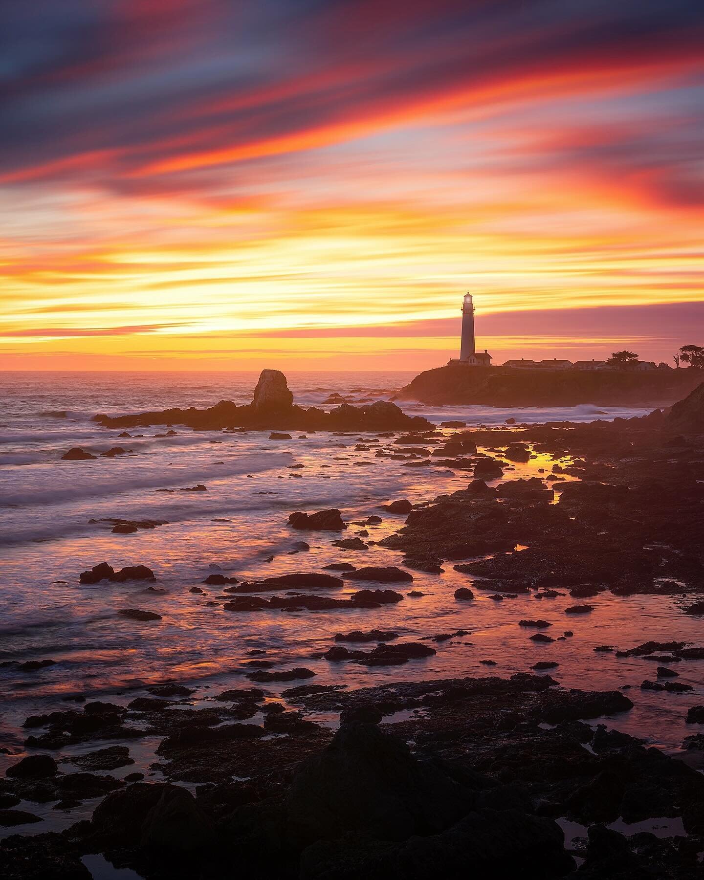 California Coast Sunset 🌅 

We only get a handful of these beautiful skies every year in California. Taking a picture of it should make it last alittle longer. 

📸 GFX 60mm
⭕️ @mavenfilters 

#californiasunset #sf #california #skycolors #withmedium