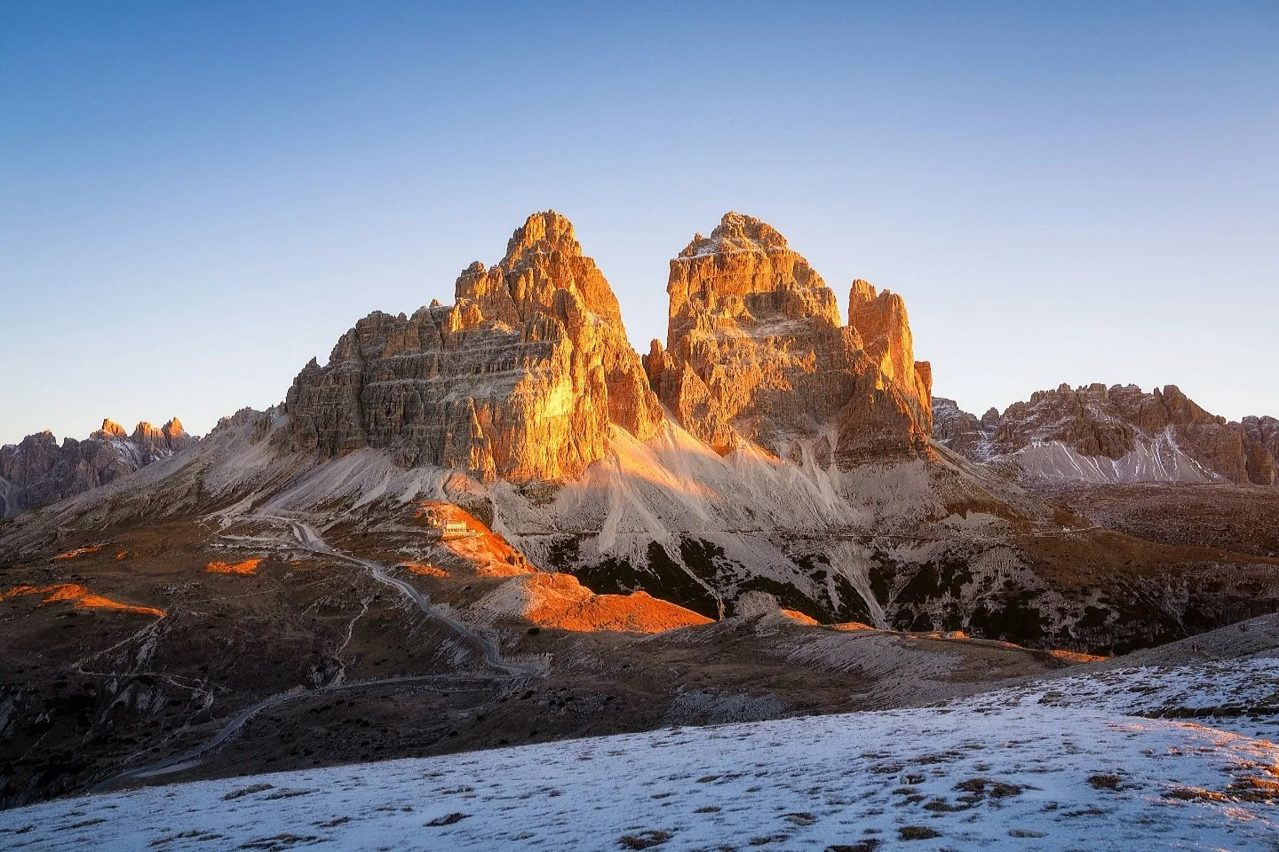 Tre Cime di Lavaredo ⛰️🌄

Beautiful sunrise in the heart of the Dolomites. 
Trips with @sky_trotter 

📸 @sonyalpha 
⭕️ @mavenfilters 

#trecimedilavaredo 
#dolomiti 
#italy
#sonyimages
#wanderlust