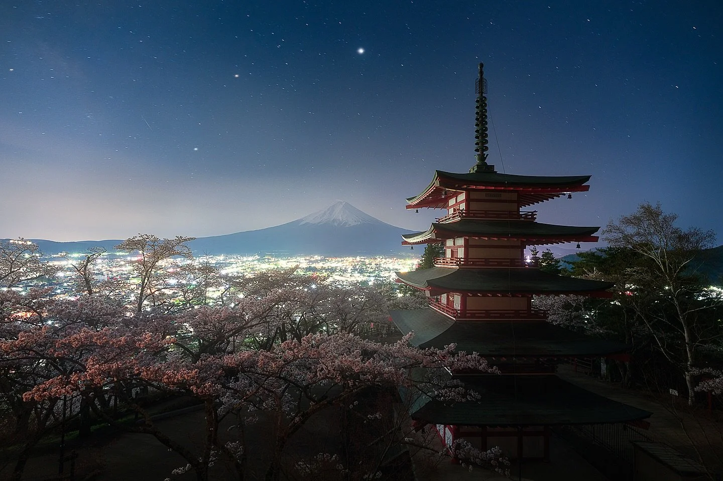 Midnight in Fuji 🏔️⛩️

It&rsquo;s wonderful to enjoy this view all to myself, as this place is always extremely crowded during the cherry blossom season.

📸 @sonyalpha 
⭕️ @mavenfilters 

#fujisan
#japan
#sakura 
#kawaguchiko 
#chureitopagoda