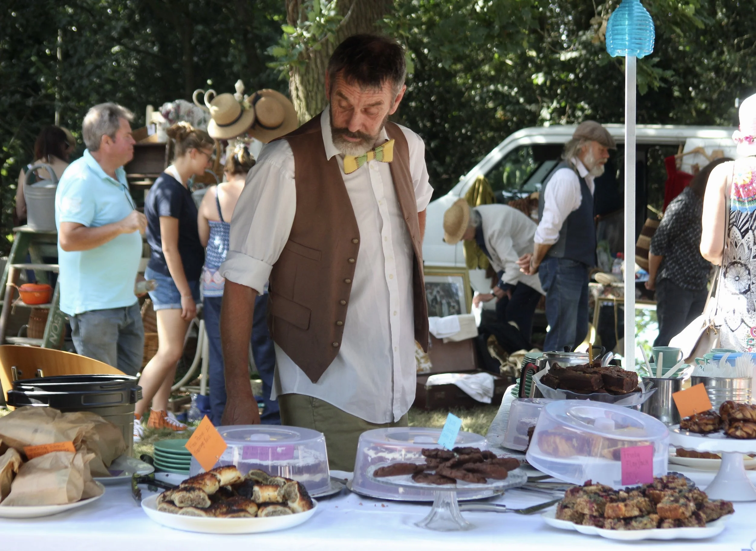 Eyeing Up The Cake - Heydon 2019