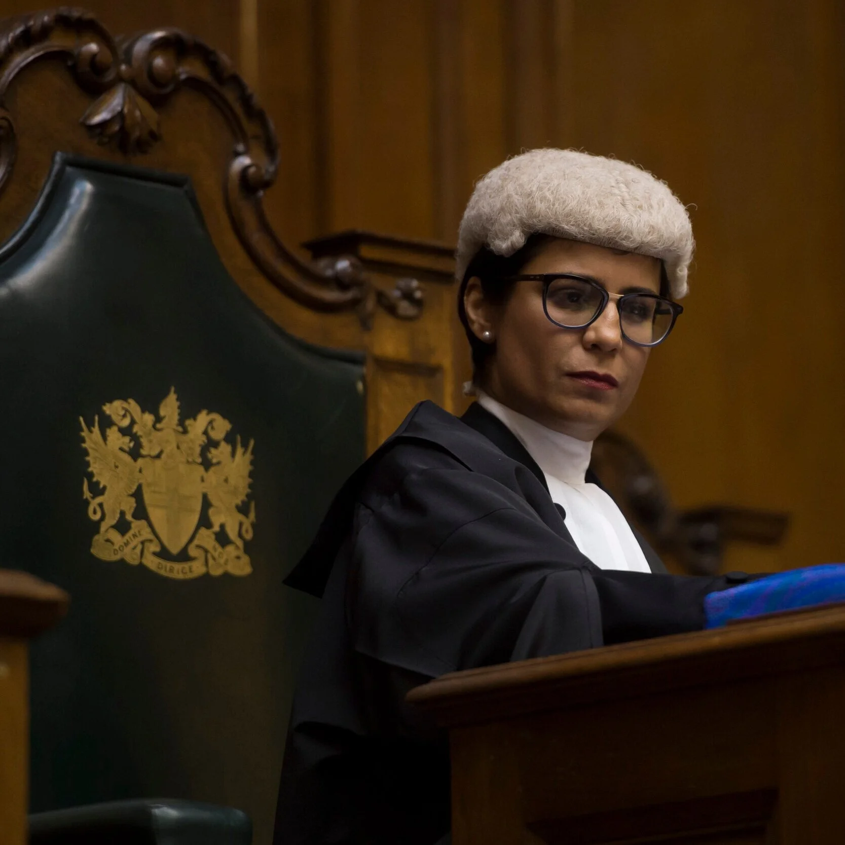 What qualifications do I need to work as a Court Interpreter in the UK?