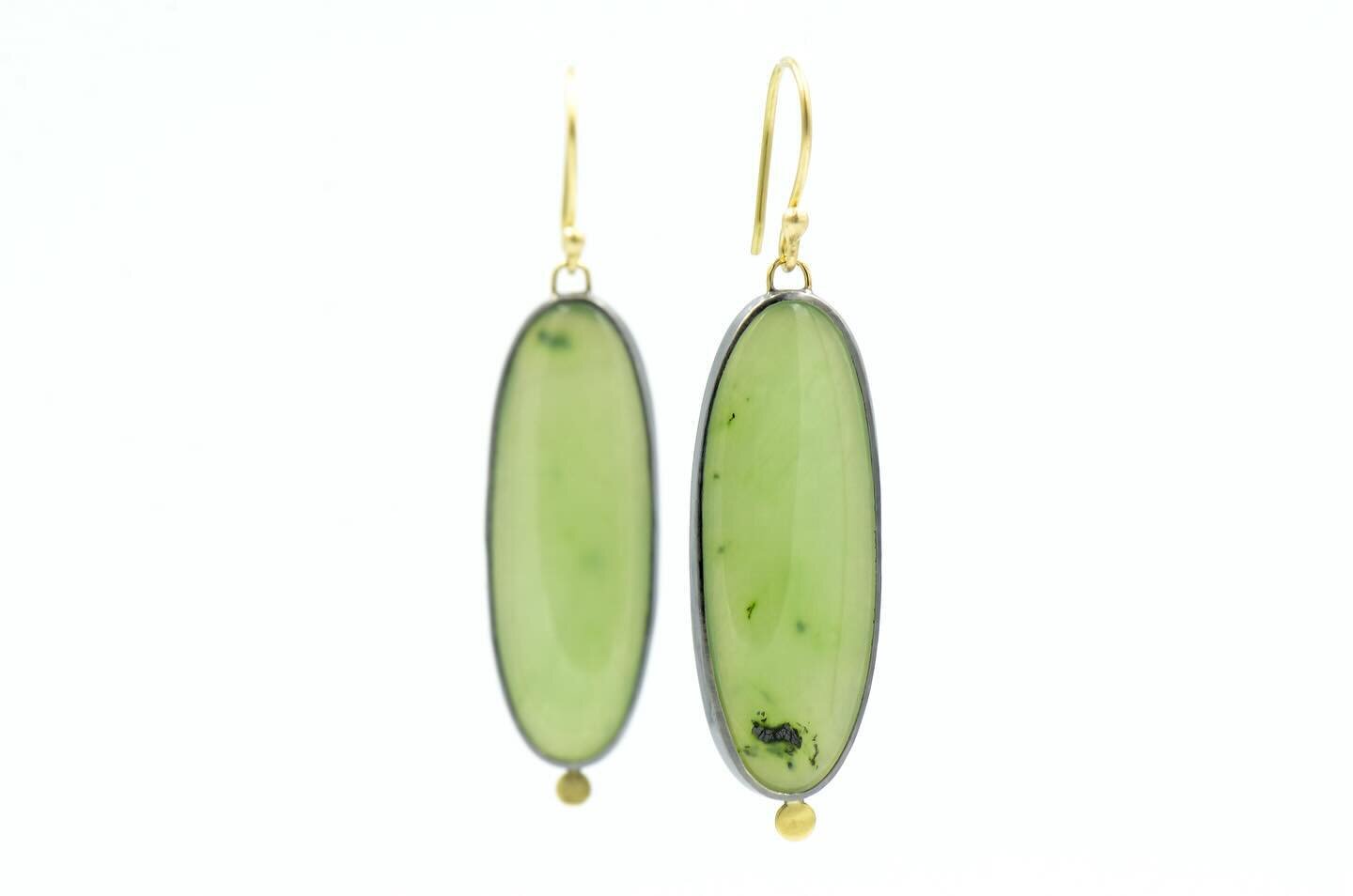 Make a lasting impression and adorn yourself with the enchanting allure of Siberian Jade.  Enhance your holiday season with this stunning earrings that effortlessly merge tradition with modernity, reflecting the spirit of the festivities. 
Elevate yo