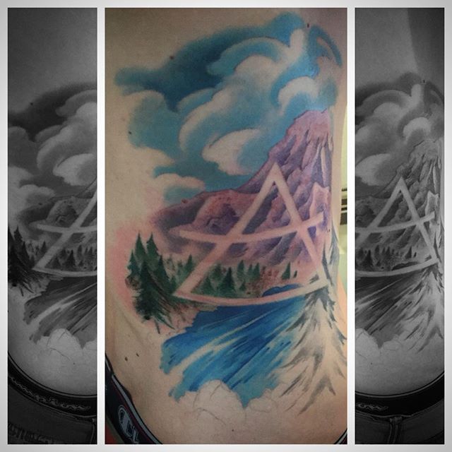 And chipped away on this one! #tattoo #artcore #downbytheriver #wip