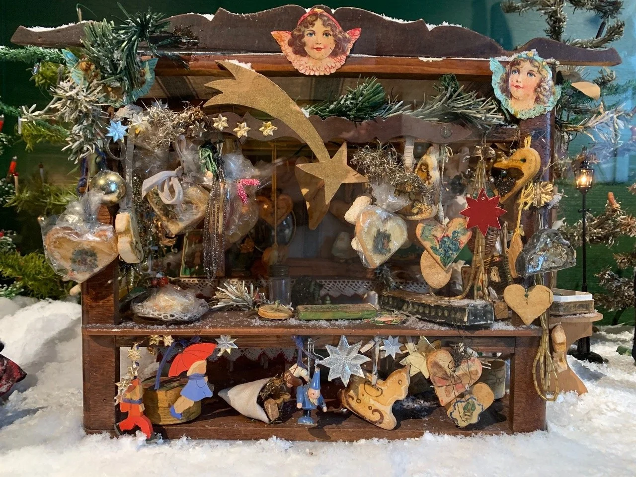 Alte Krippe Kinderspielzeug