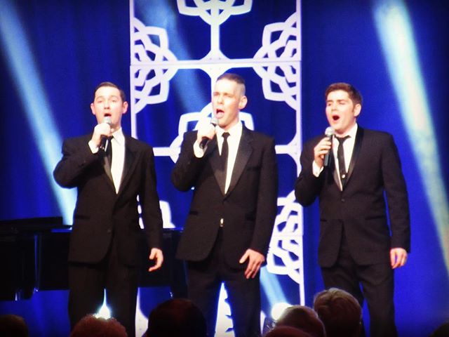 We are so excited to return to sing for the Palm Springs Opera Guild of the Desert&rsquo;s 50th Anniversary Gala next month! Here we are singing for them in 2016 for their Valentine&rsquo;s Day Gala! #voxsings #manband #palmsprings #palmspringsoperag