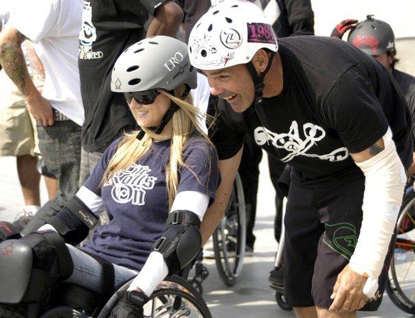 Life Rolls On had an event called "They Will Skate Again" in Venice Beach. In my head I recalled my friend Aaron Fotheringham taking many falls doing this activity so I wasn't thrilled about giving it a try. I have had many shoulder and neck problems in the past few years and it reminds me that I am not invincible as I once was. I hugged the side of the ramp and let others go ahead of me. Finally, it was now of never. I dropped in and came out of it unscathed. I had done it. So why not do it again? And I did. At the end of the day received the "going balls out" award. With some encouragement from Aaron I did my best version of a back hand plant with some assistance of course. I mean, C'mon! Let's not get carried away.