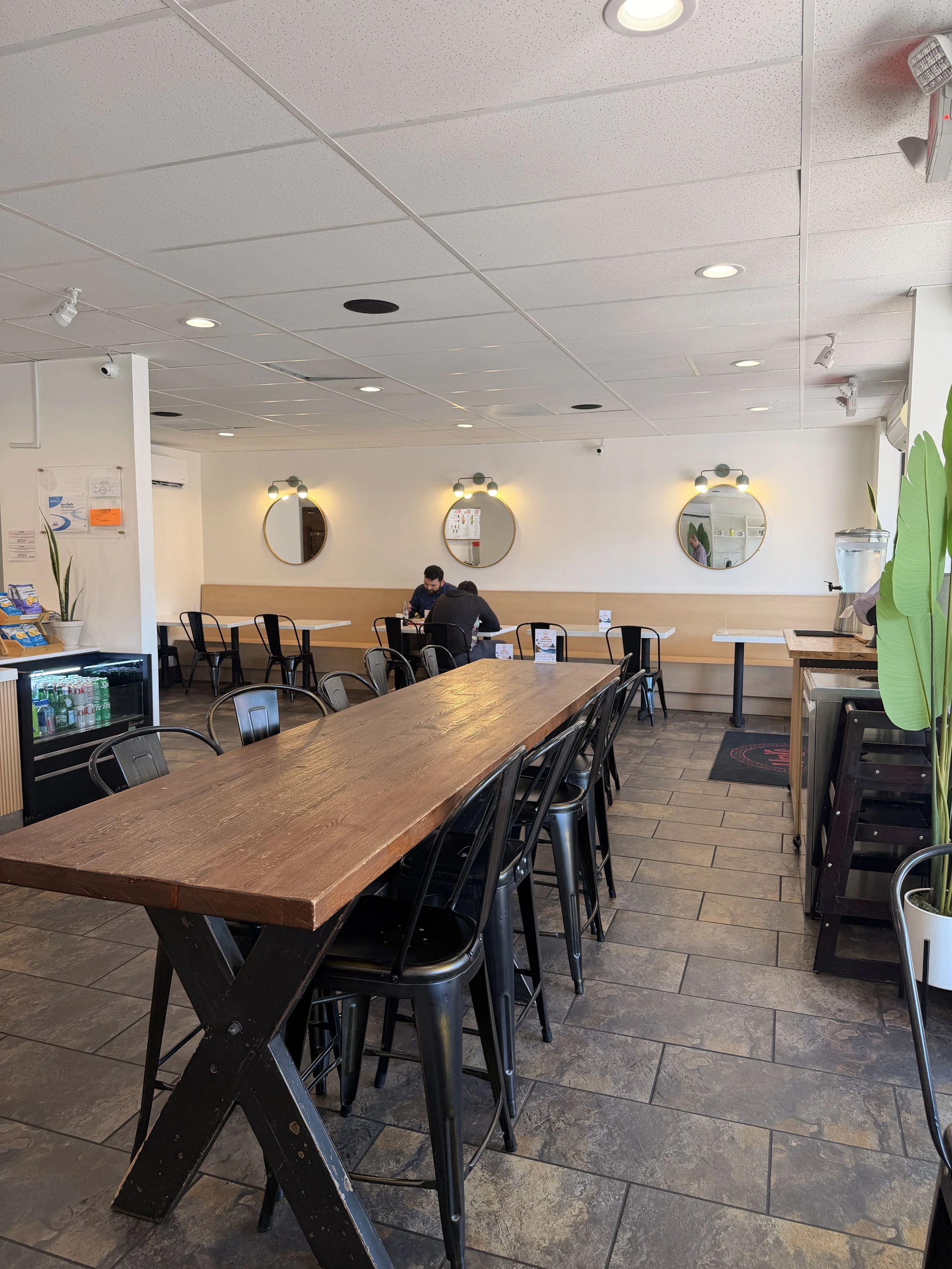 Uroko Poke Tustin Dinning Room.JPG