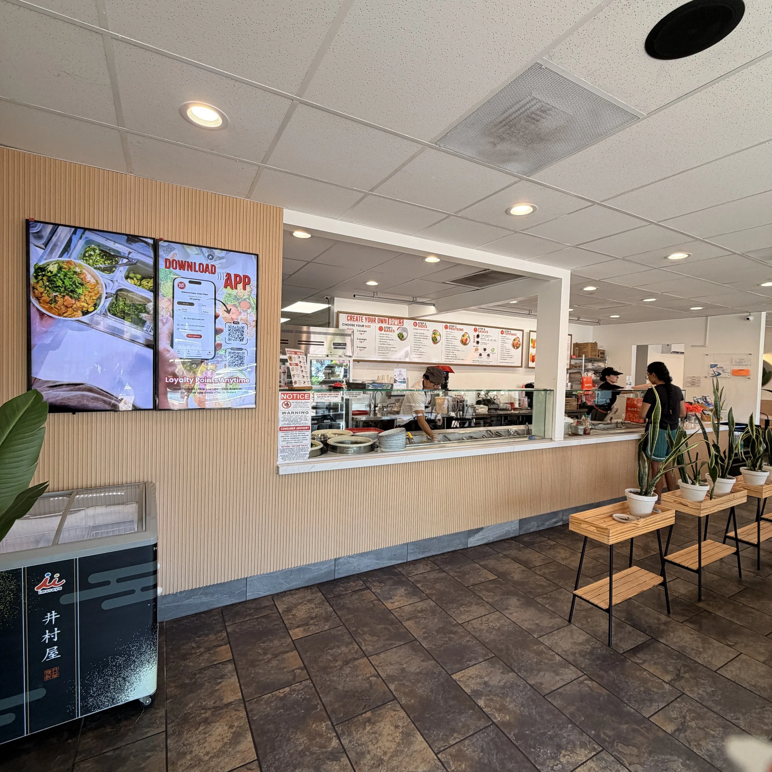 Uroko Poke Tustin front line inside store.JPG