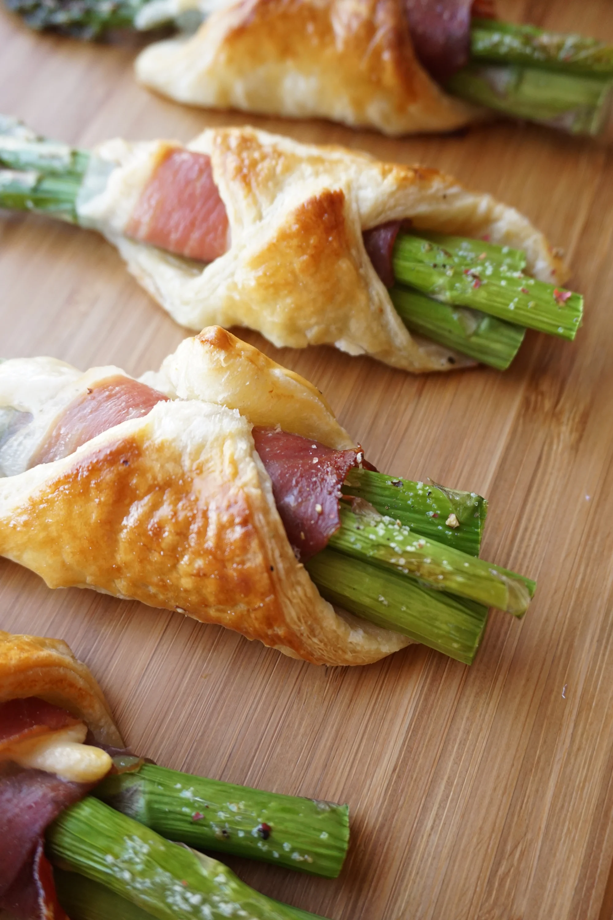 Puff Pastry, Prosciutto & Parmesan Asparagus Bundles
