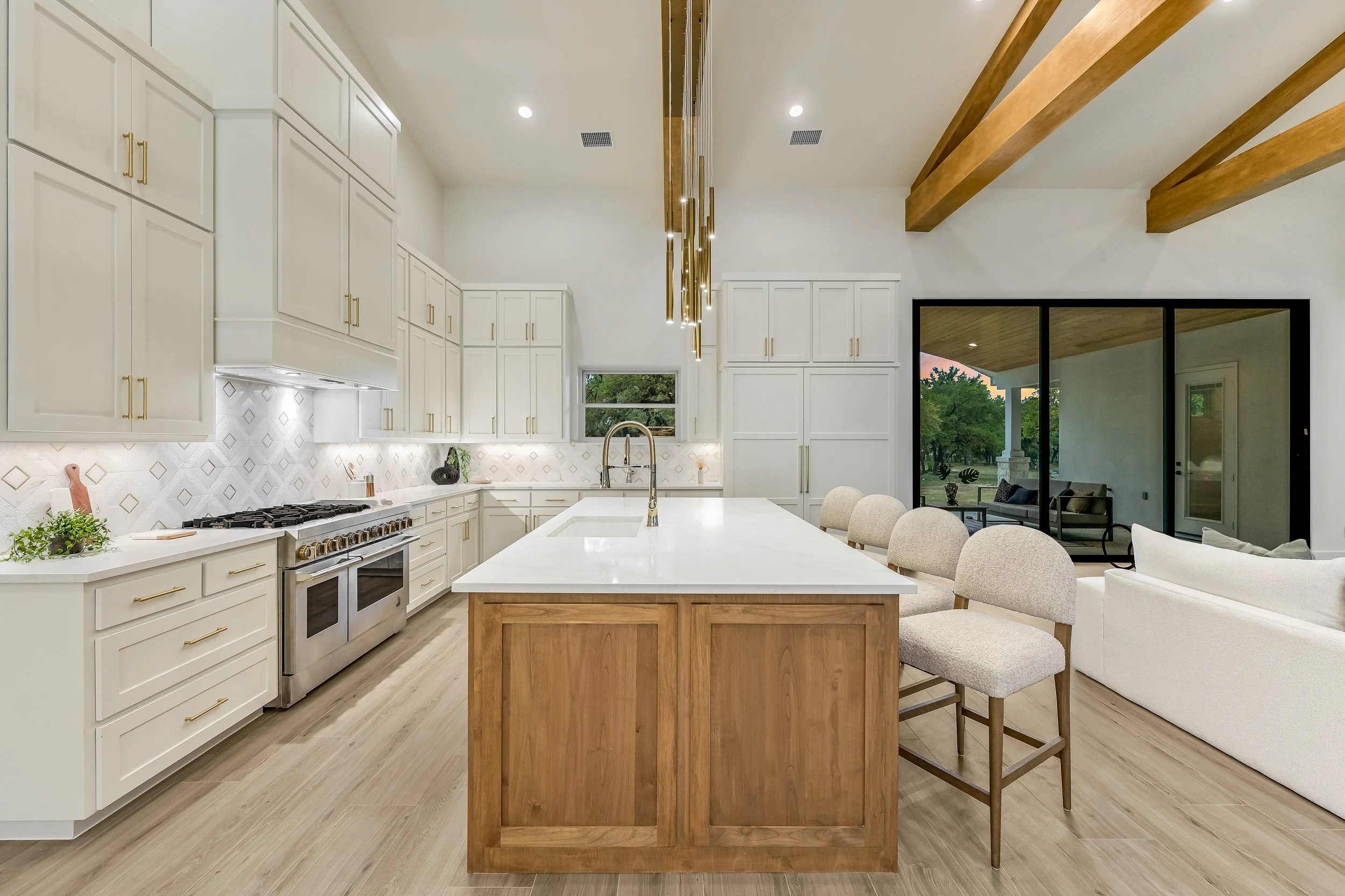 13-Kitchen.jpg