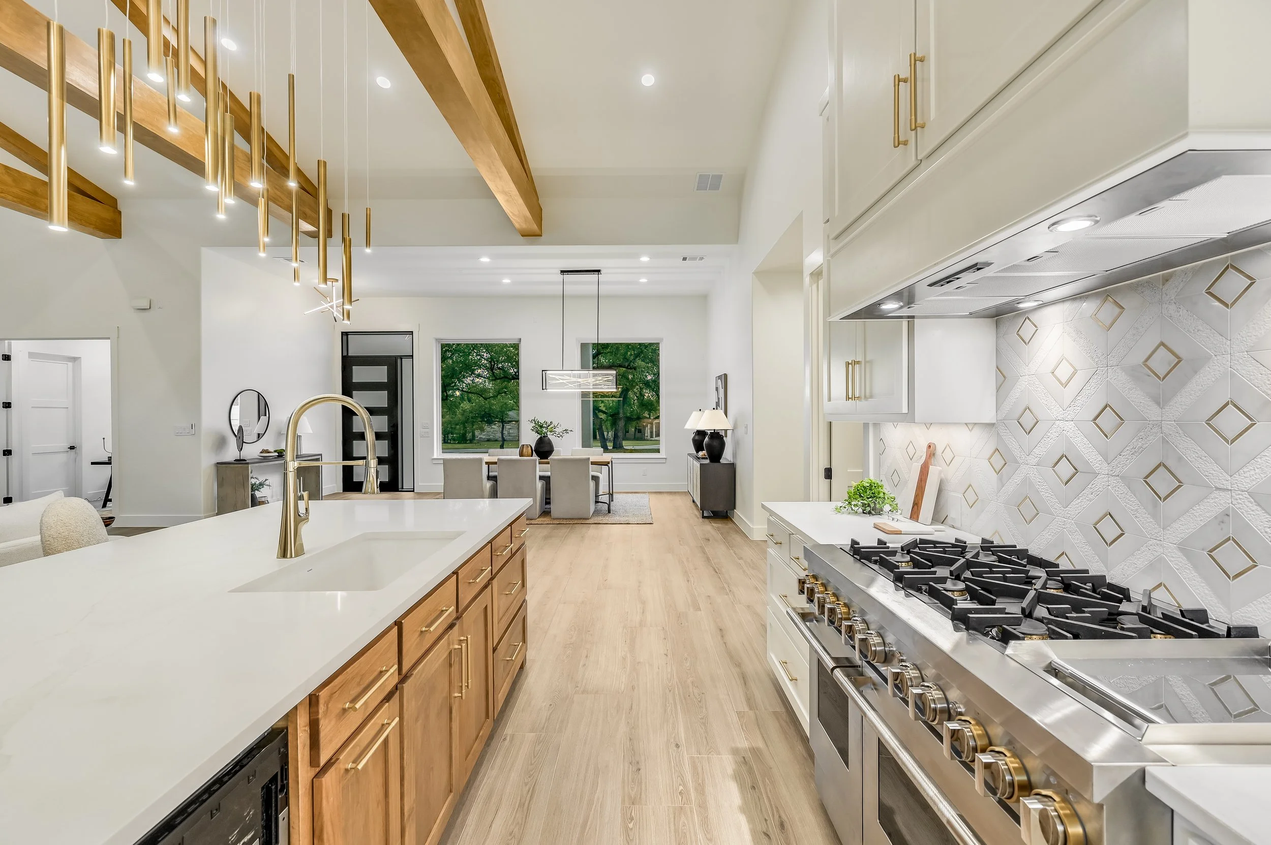 16-Kitchen 4.jpg