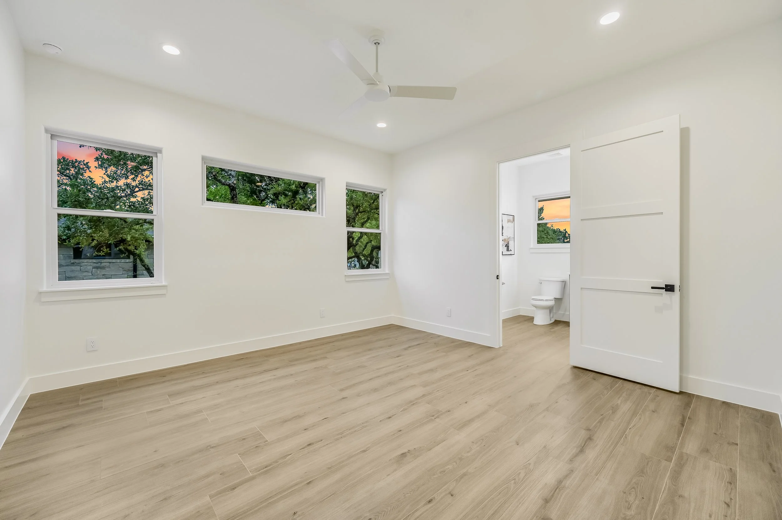 22-2nd Bedroom.jpg