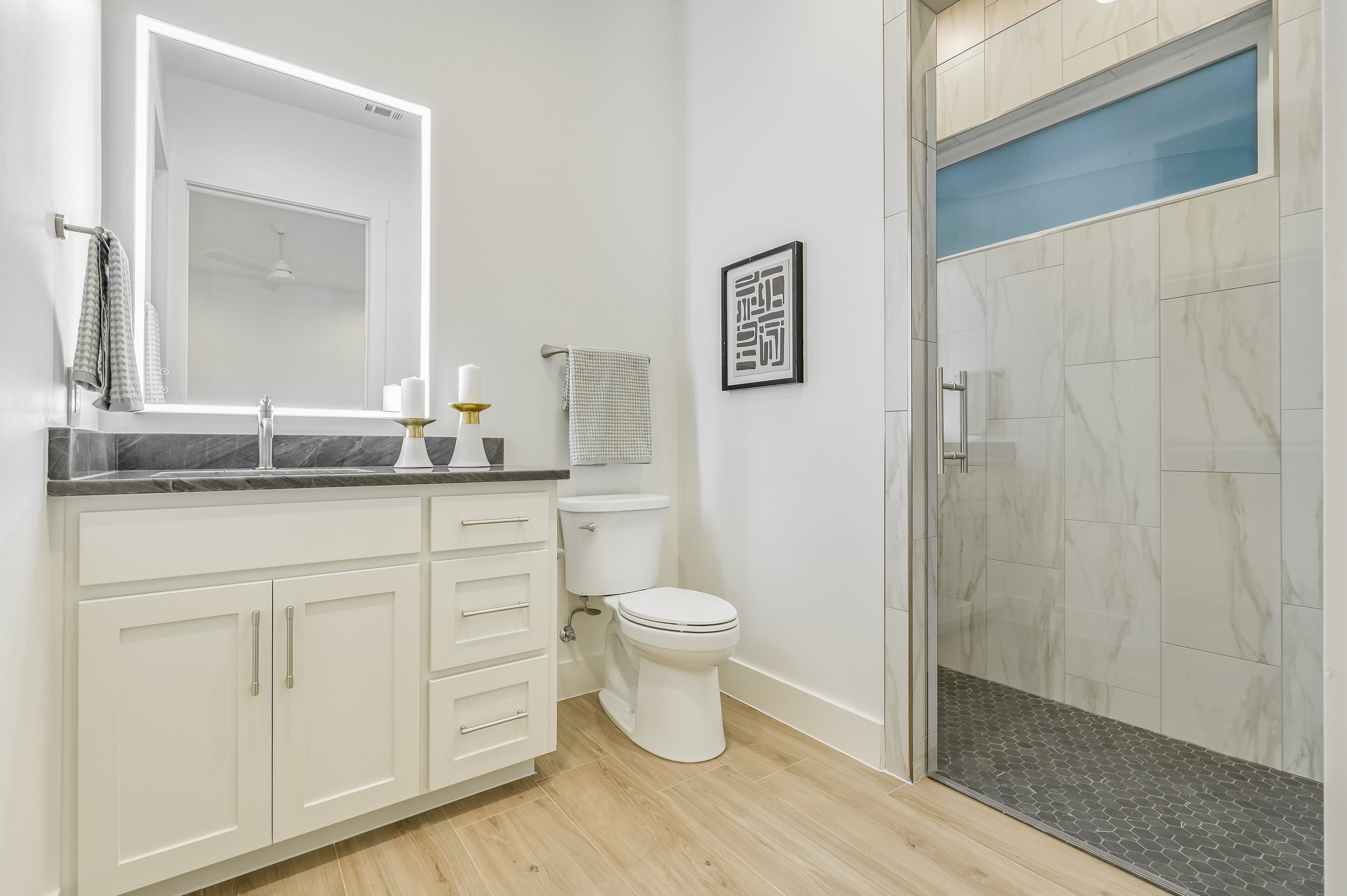 25-3rd Bathroom.jpg