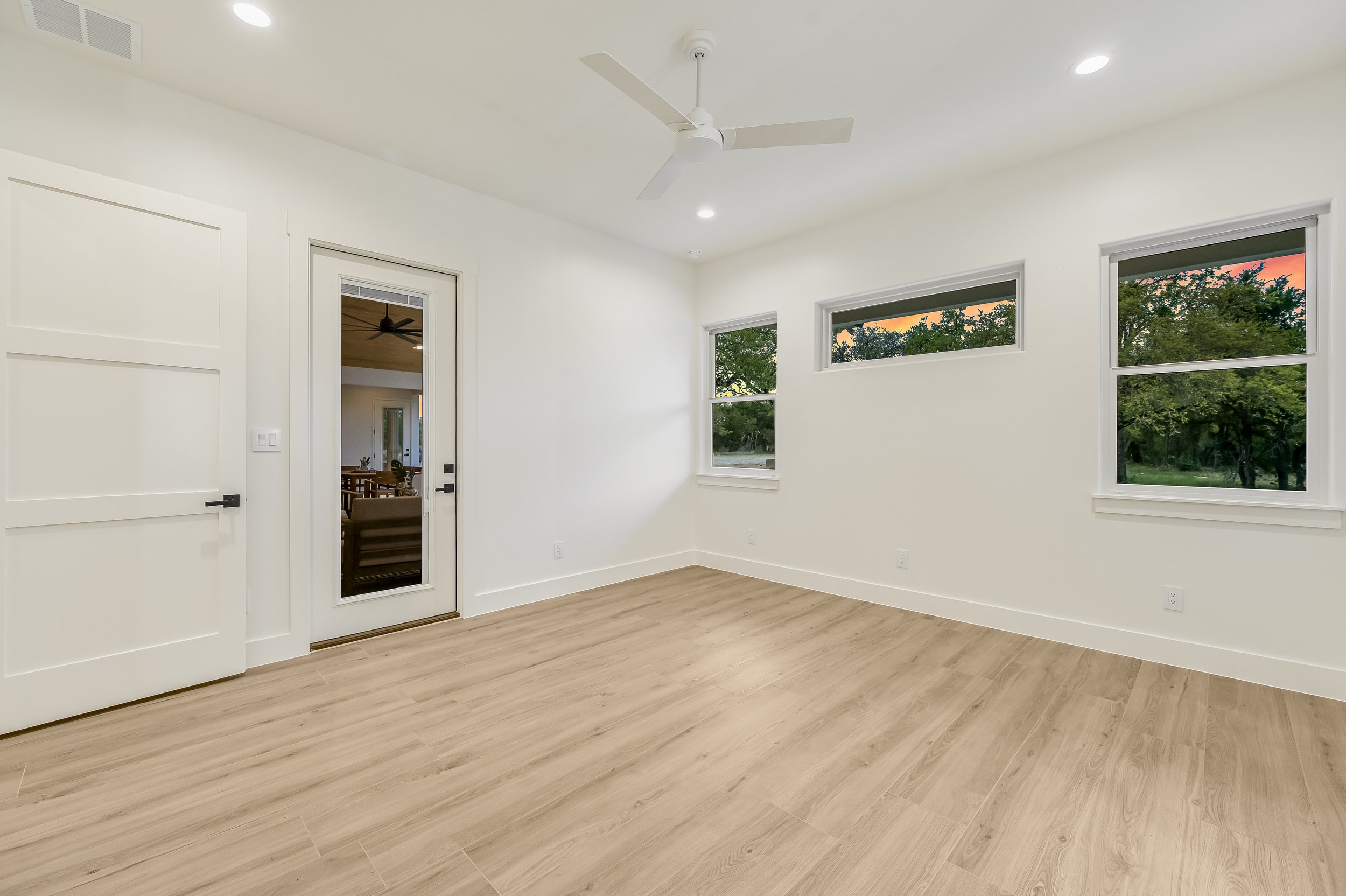 26-4th Bedroom.jpg