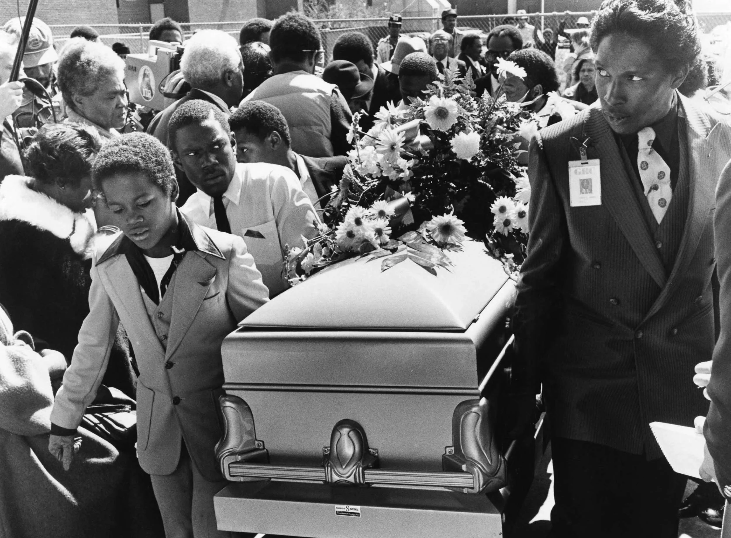 Funeral service for Curtis Walker. Photograph by Bill Mahan (1981) Atlanta Journal-Constitution Photographic Archives. Special Collections and Archives, Georgia State University Library. 