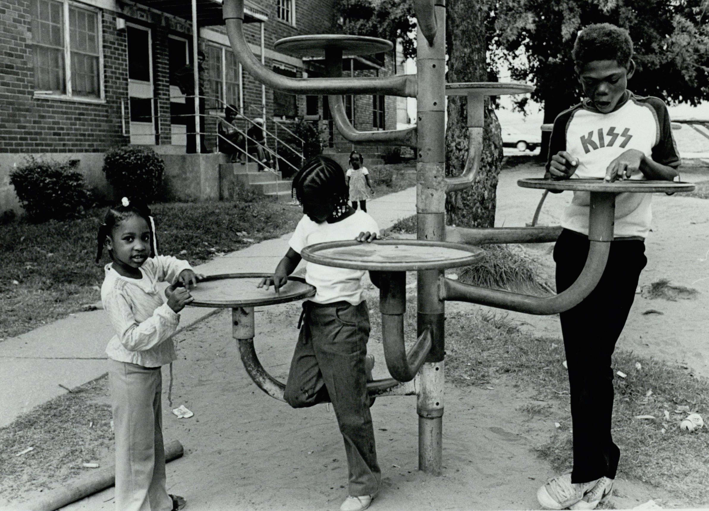 Photograph by Cheryl Bray. Atlanta Journal-Constitution Photographic Archives. Special Collections and Archives, Georgia State University Library.