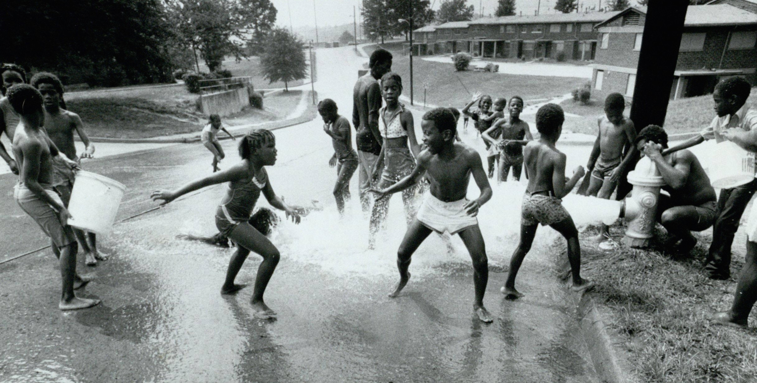 Photograph by Cheryl Bray. Atlanta Journal-Constitution Photographic Archives. Special Collections and Archives, Georgia State University Library.