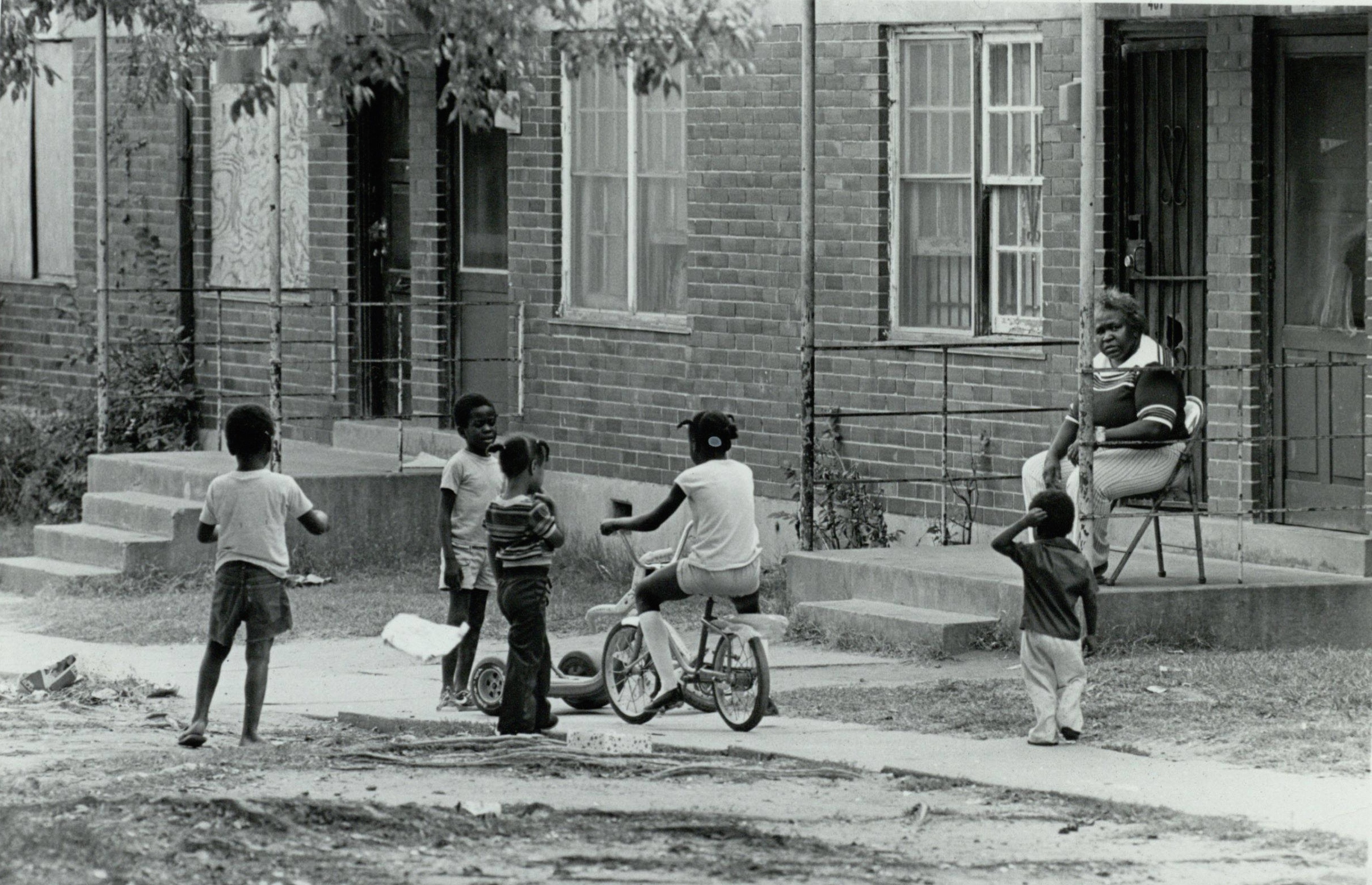Photograph by Cheryl Bray. Atlanta Journal-Constitution Photographic Archives. Special Collections and Archives, Georgia State University Library.