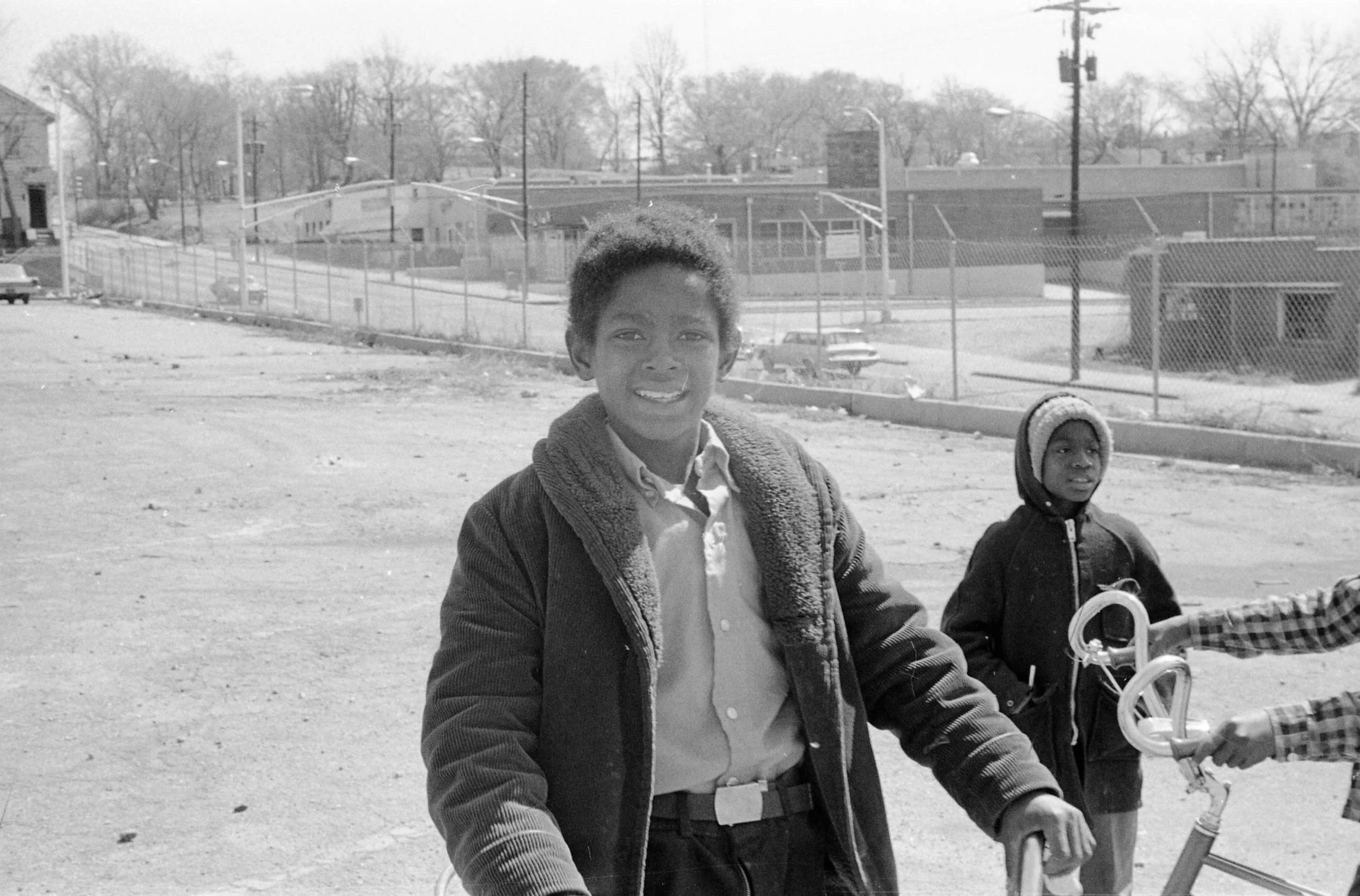 Photograph by Tom Coffin. Atlanta Journal-Constitution Photographic Archives. Special Collections and Archives, Georgia State University Library.