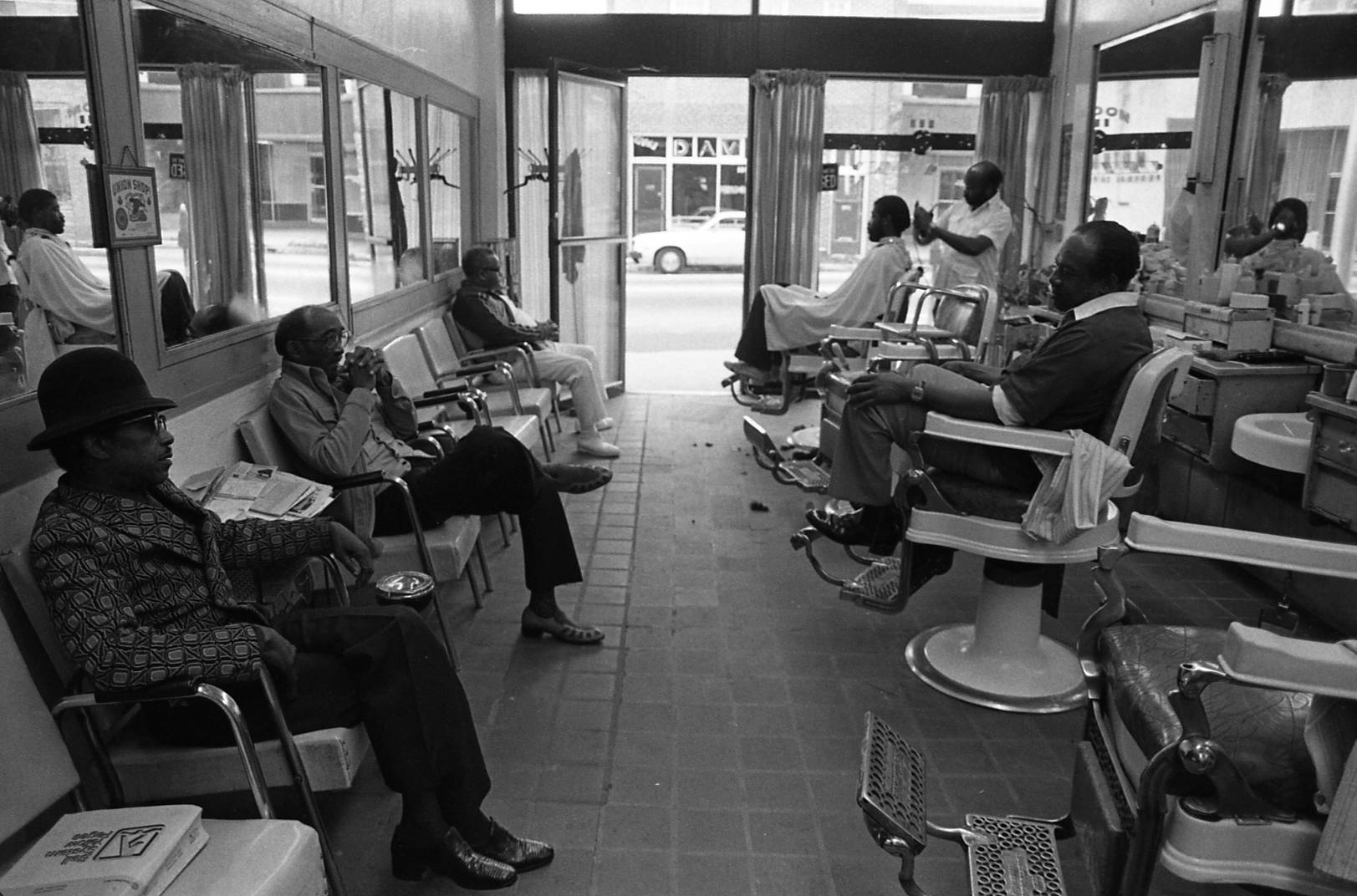 Customers at Silver Moon. Photograph by Nick Arroyo. Atlanta Journal-Constitution Photographic Archives. Special Collections and Archives, Georgia State University Library.