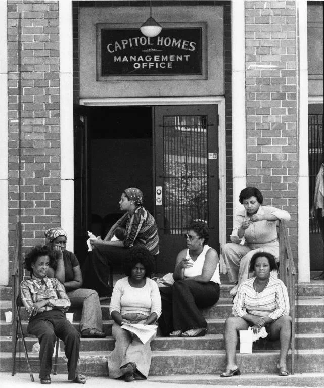 Photograph by Nancy Mangiafico. Atlanta Journal-Constitution Photographic Archives. Special Collections and Archives, Georgia State University Library.