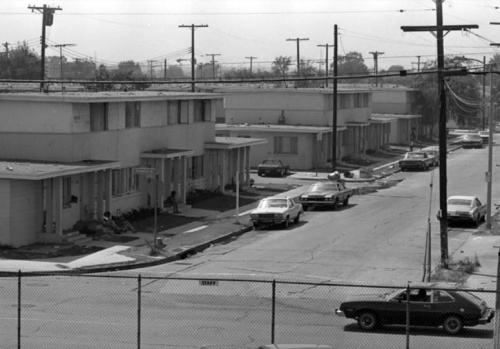 Nickerson Gardens Housing Project, 1979. UCLA, Charles E. Young Research Library, Department of Special Collections, Los Angeles Times Photographic Archive
