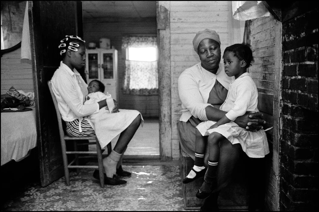 Photograph by Constantine Manos via Magnum Photos