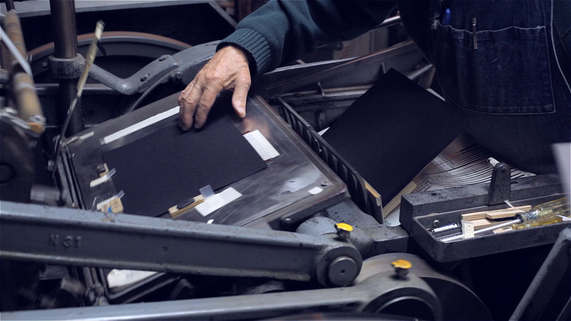 Handmade packaging - Foil Stamping Press
