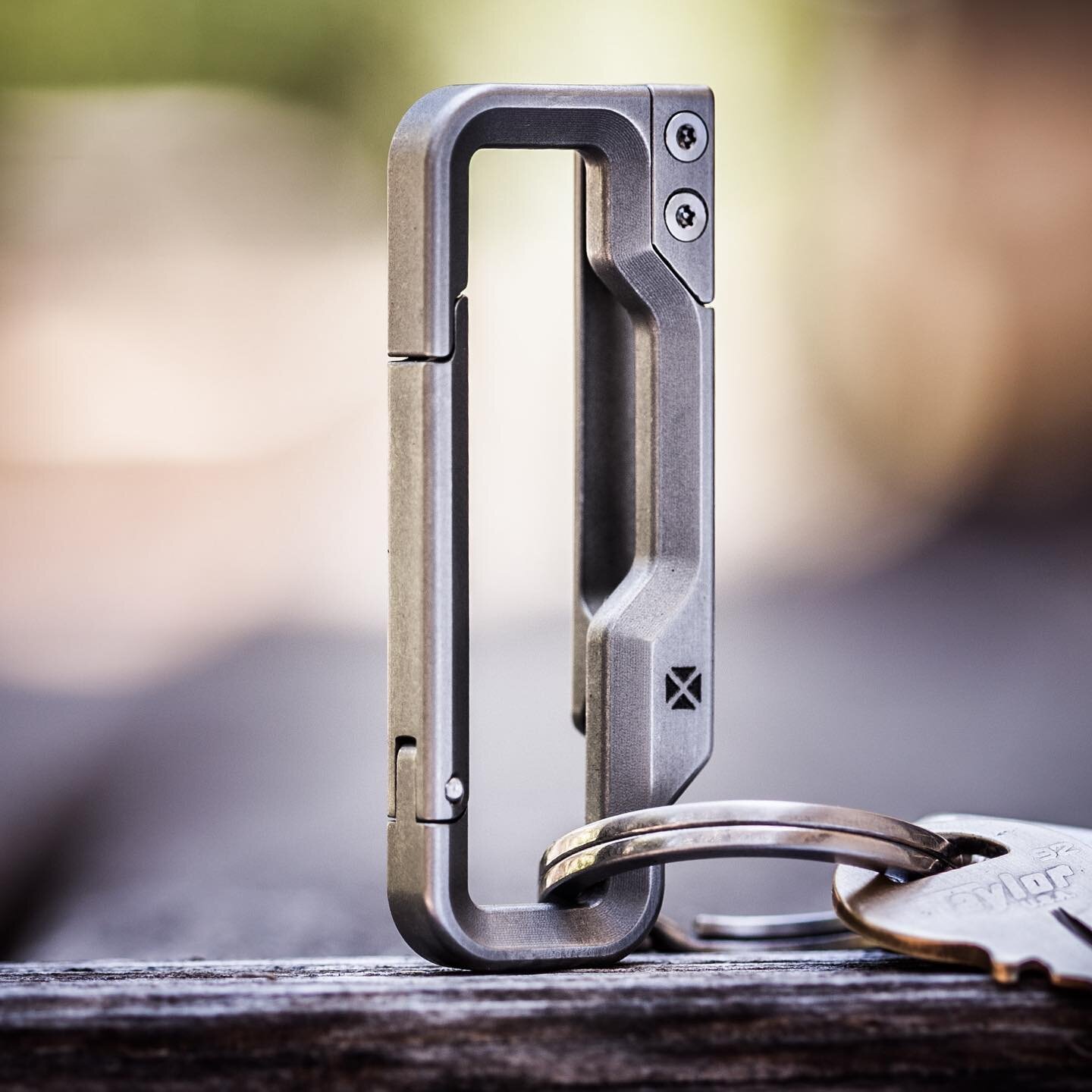 Only 23 hours left to take advantage of the extra 5% Off of the Pre-Order pricing. Use discount code INSIDER5 for the additional discount-Ends 7/23 at 9 AM PST.
The new HyperLink Titanium EDC Carabiners with a &ldquo;Deep Carry&rdquo; clip, to provid