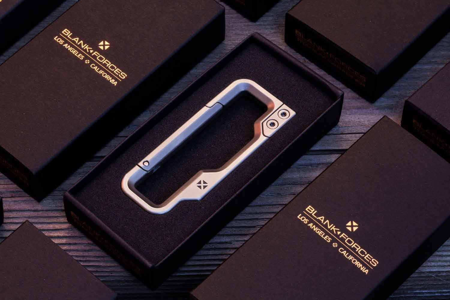 HyperLink titanium carabiner custom gift box packaging.
