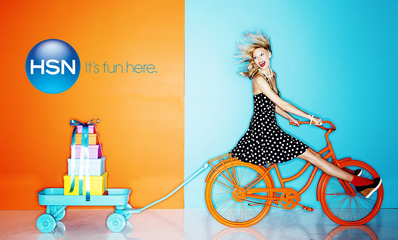 PR1288_Brand_Shoot_2014_Wagon_with_gift_boxes_0146_logo_SK.jpg