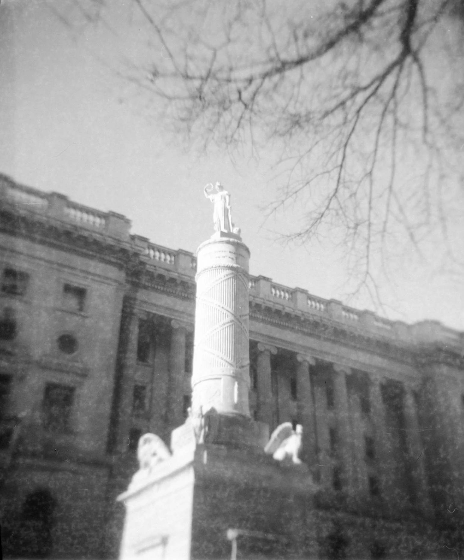 monument_calvert_street.jpg