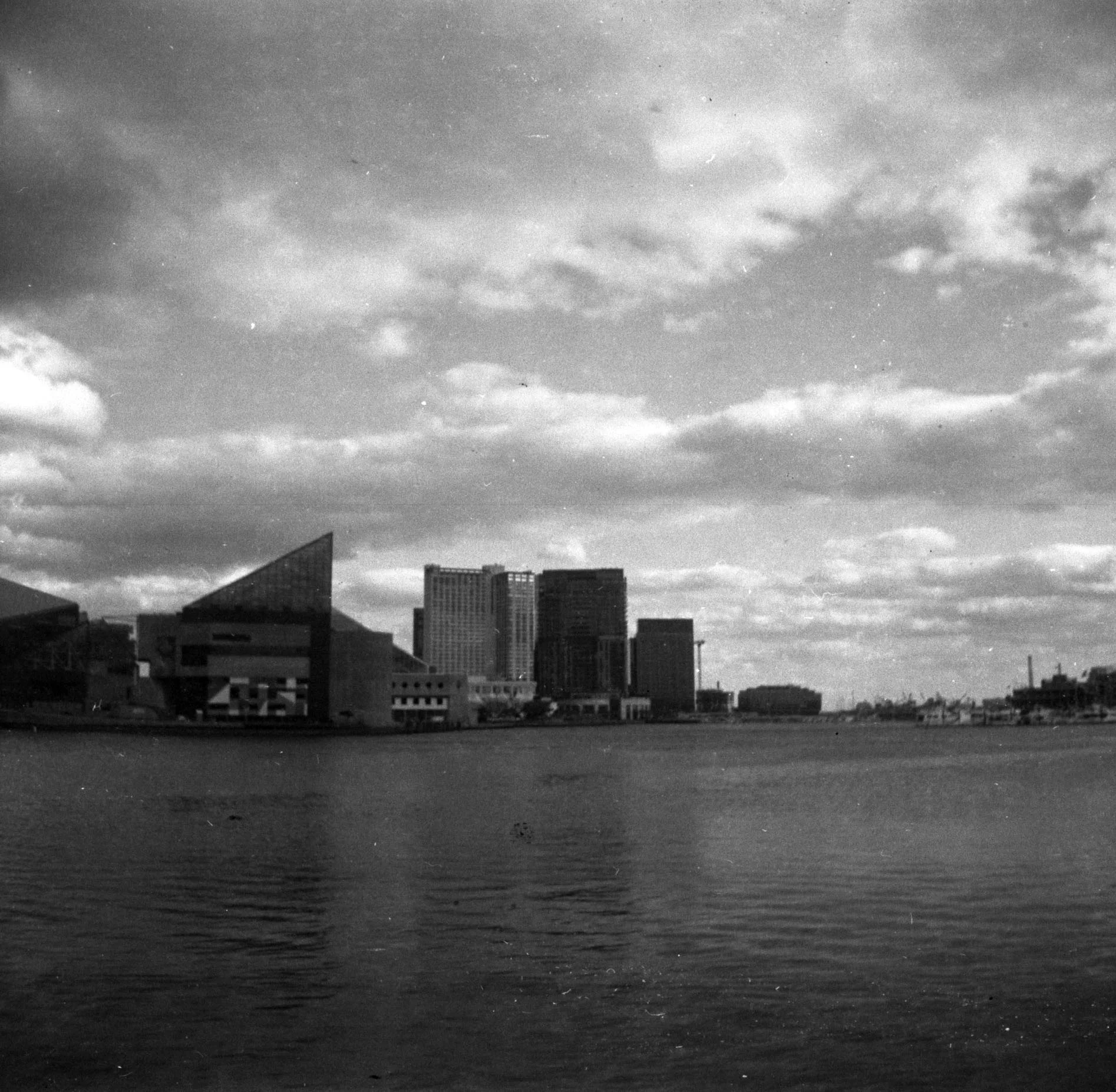 inner_harbor_aquarium.jpg