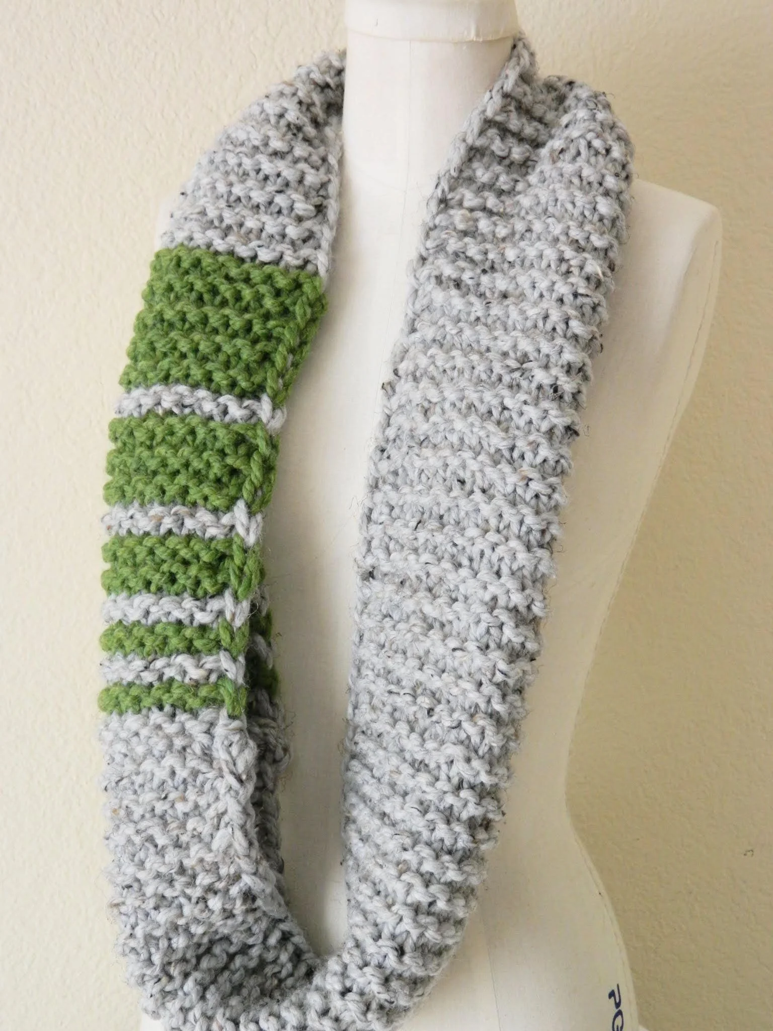 https://i.etsystatic.com/5782799/r/il/457105/1404603883/il_fullxfull.1404603883_5o0a.jpg