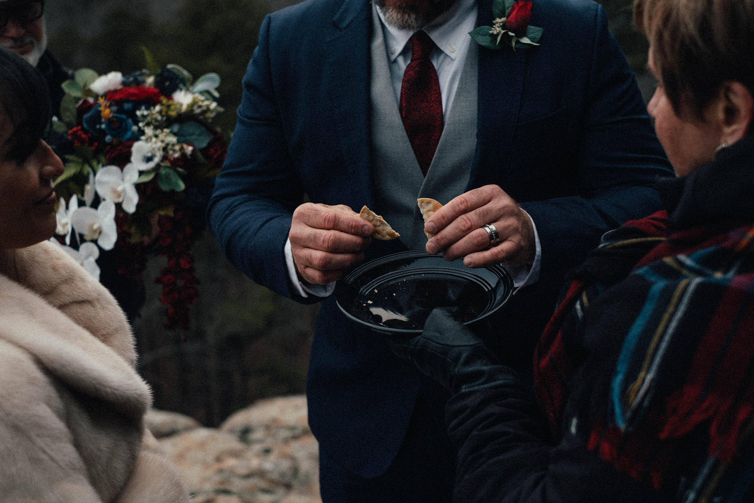 Ceremony | Elopement Photos | Sam's Throne, Arkansas