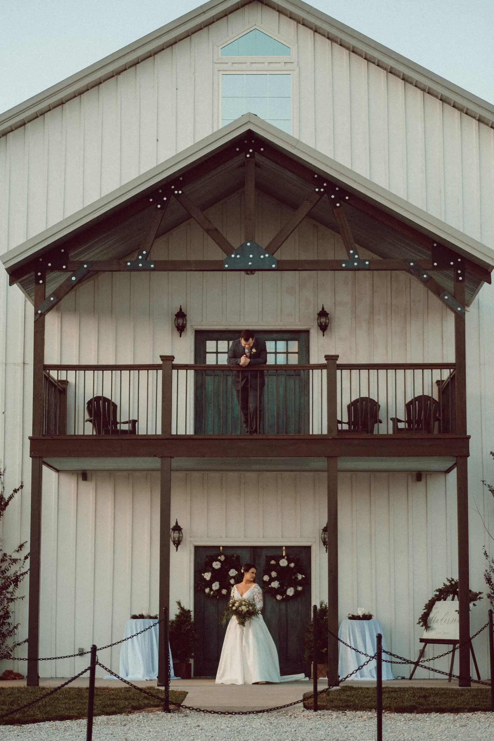 Silver Spoon Barn couples portraits on their wedding day