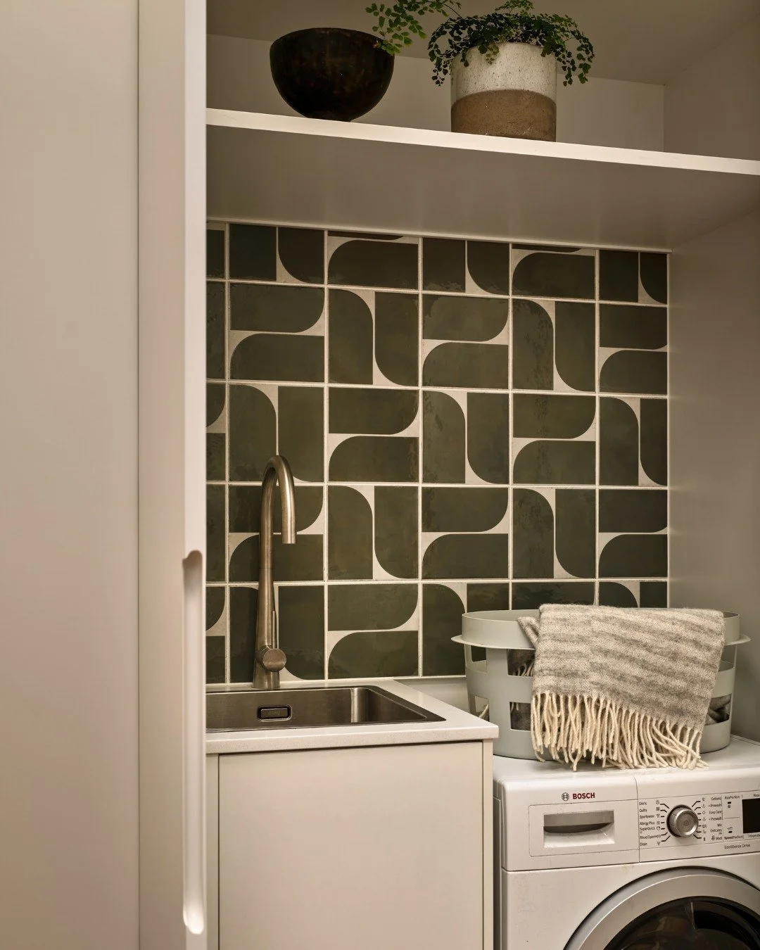 Who says the laundry can't be one of the nicest rooms in the house? 🤔

For this space, thoughtful design and clean finishes create a calm, organised feel that makes everyday tasks feel a little more enjoyable 🧺

Because even the practical spaces de