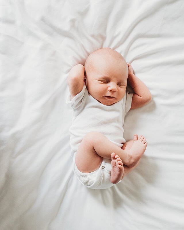 Those sweet newborn stretches!!
.
If you have been thinking about booking a newborn or family session, I am booking all the way out to October! I&rsquo;m even starting to book fall sessions! So if updating your family photos has been on your mind, pl