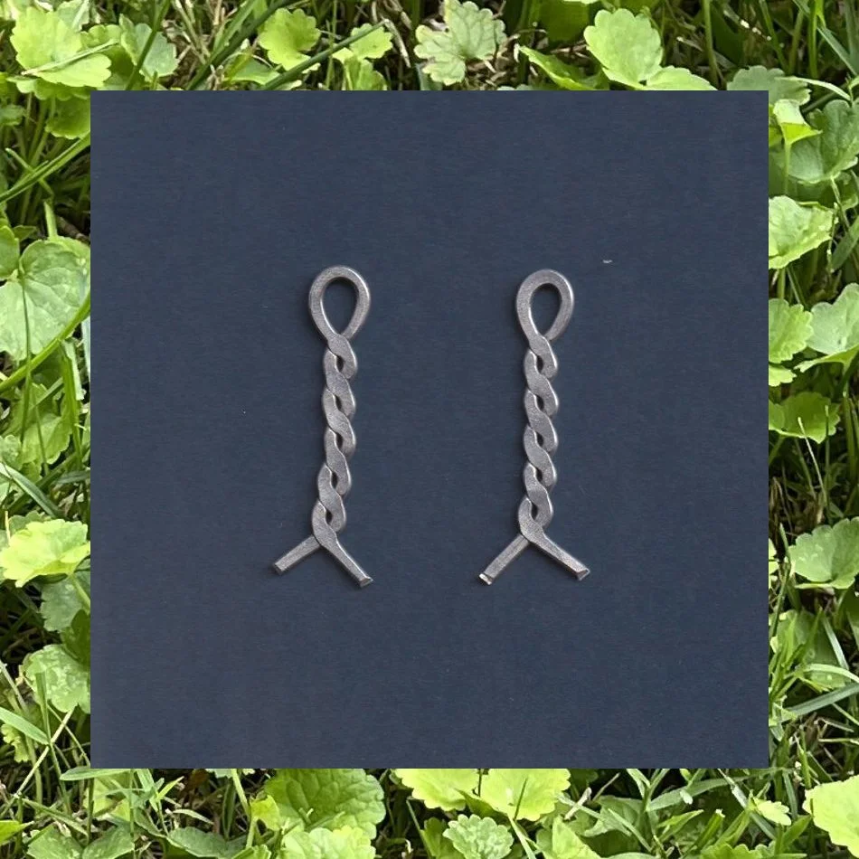 earrings_twist_b.jpg