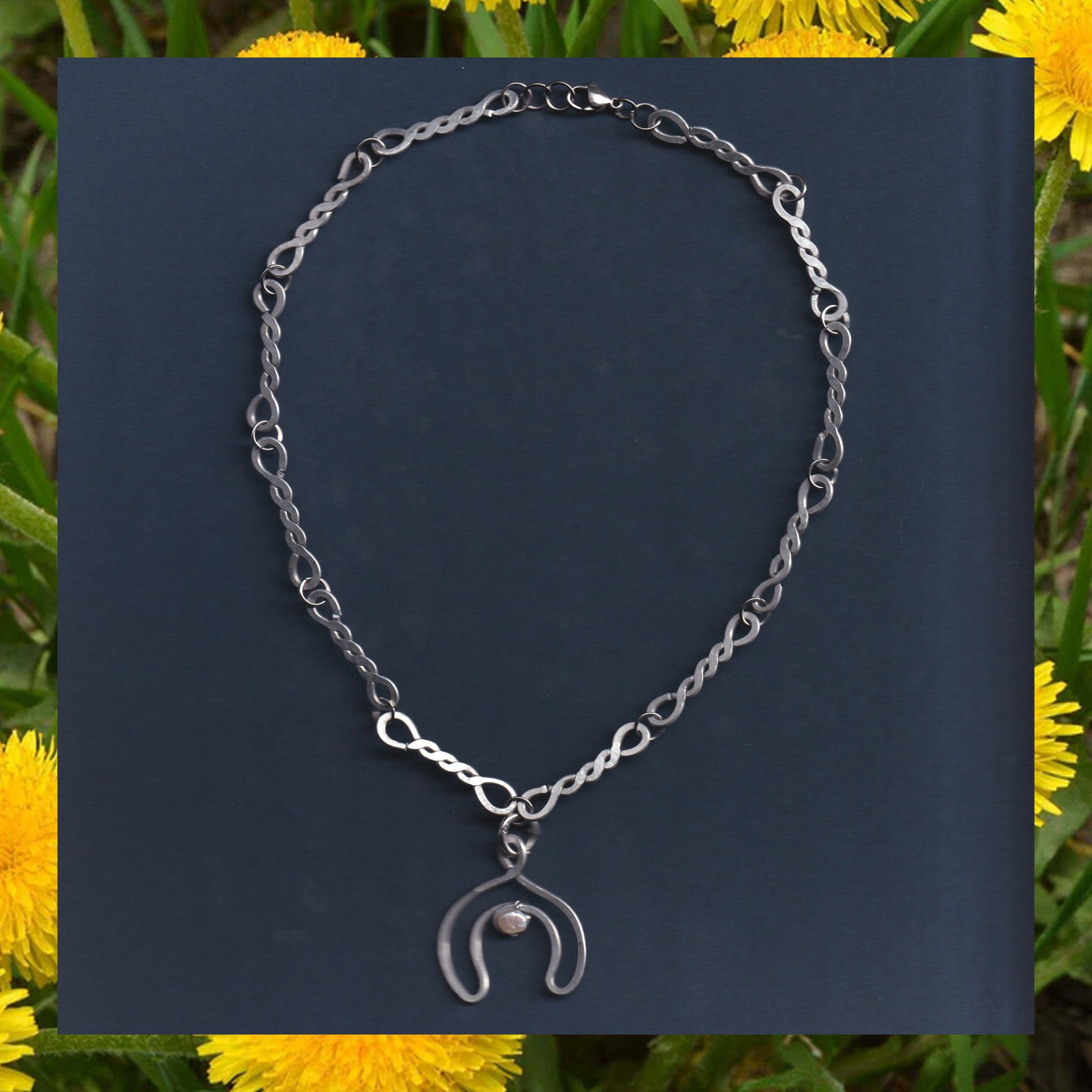 necklace_pearl arc.jpg