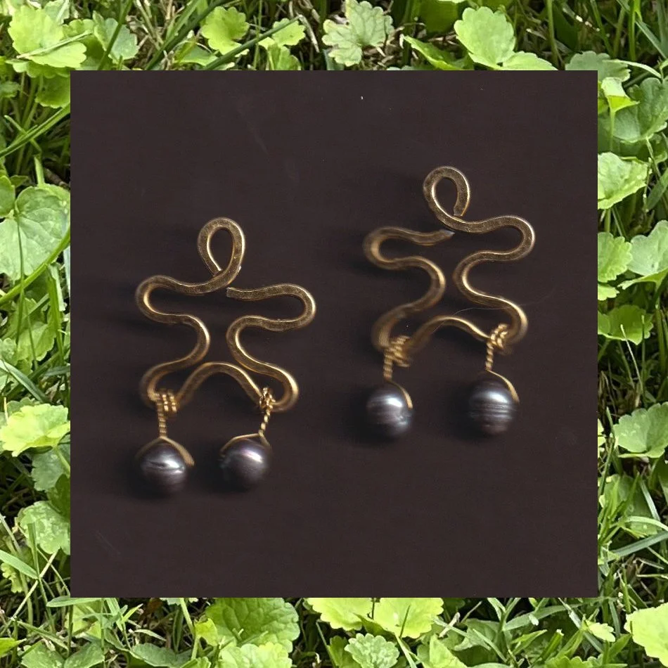 earrings_pearl_alien_grey.jpg