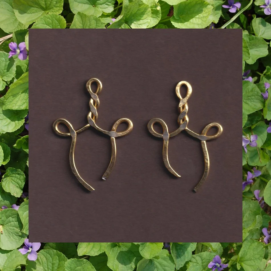 earrings_gold_ribbon.jpg