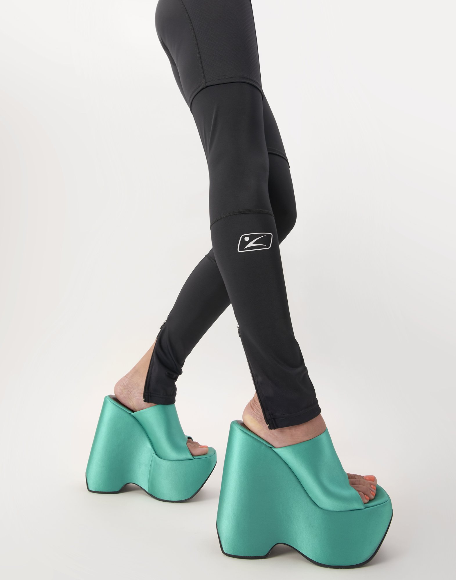 FWN_Leggings_Look 7_6337 1 v1.jpg
